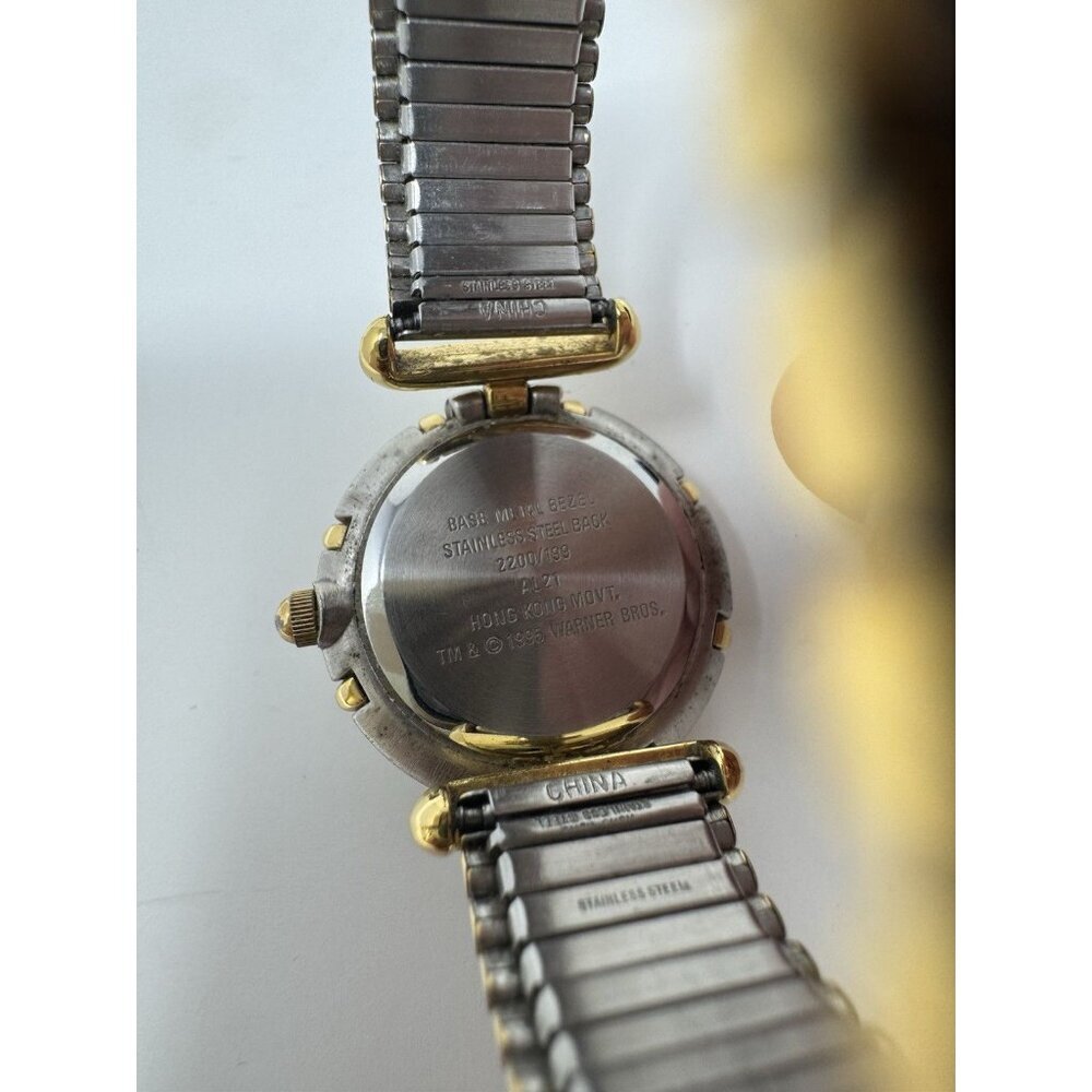 Vintage Armitron WARNER BROTHERS Bugs Bunny Silver & Gold Stretch Band Watch - Picture 4 of 6